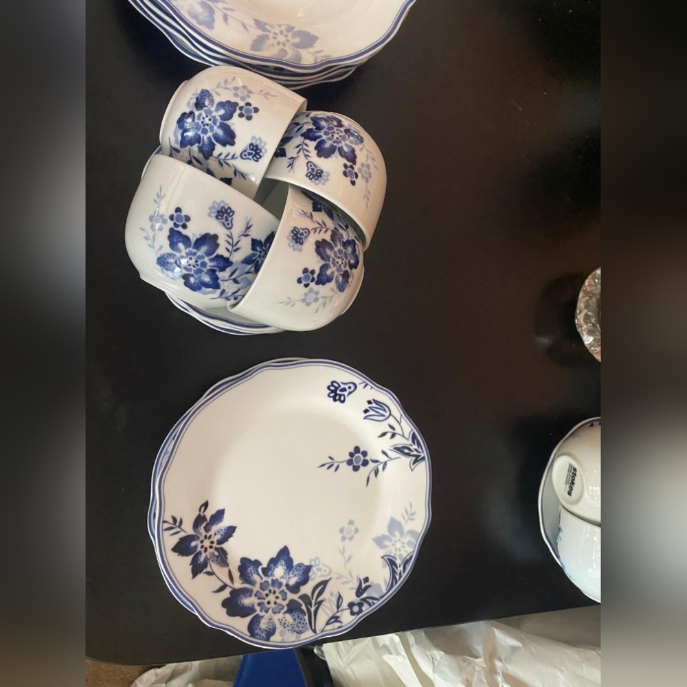 Stokes Blue Floral Dinnerware Set